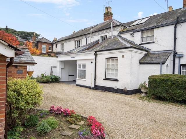 Riverside House, With Mooring Bourne End SL8, 3 bed terraced house to rent, £3,500 pcm | PrimeLocation