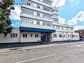 Riverside Heights, Dock Road, Tilbury 1 bed apartment to rent £1,000 pcm £231 pw