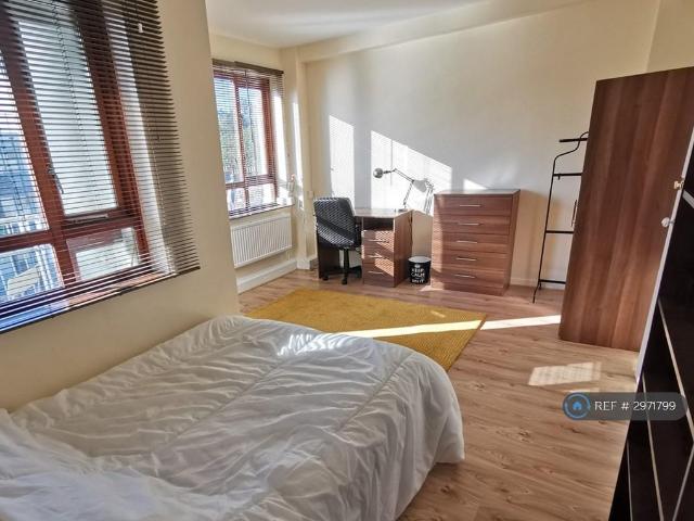 Riverside, London, WC1H 2 bed flat to rent £2,817 pcm £650 pw