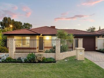 Riverside Living in a Picturesque Setting