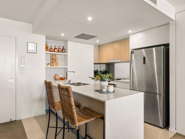 Riverside Living in a Prime Inner City Position