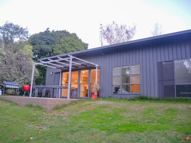 Riverside Living in Porepunkah 3 Bedroom house includes gardening and water