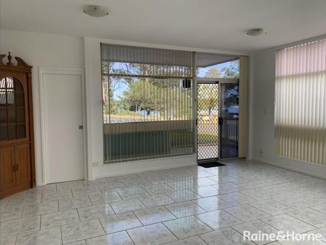 Riverside Living in the Heart of Shoalhaven Heads