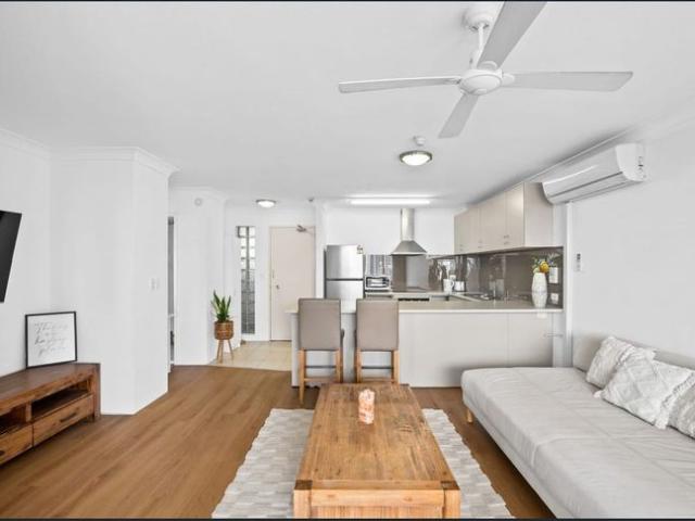 Riverside living with Ocean glimpses & City Scape views!