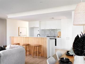 Riverside lifestyle at its best, beautiful 4 bed 2 bath home at Riverwalk RAVENSWOOD!