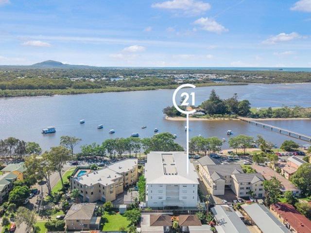 Riverhouse Luxury, Riverside Lifestyle 3 Bedroom Top Floor Apartment