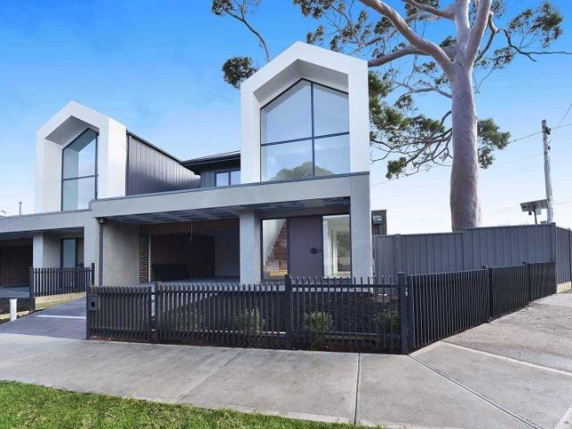 BRAND NEW RIVERSIDE LUXURY