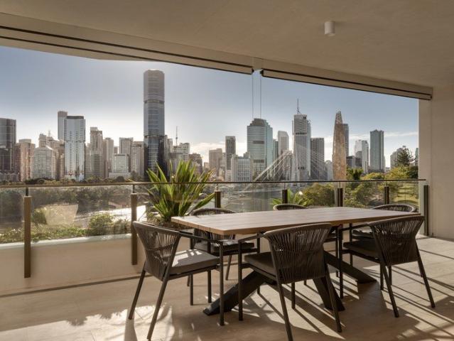 Riverside Luxury Framed by Brisbane's Most Captivating Views