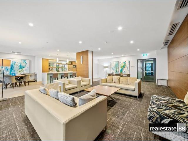RIVERSIDE LUXURY!