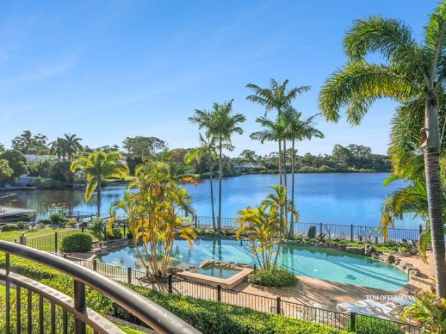 Spacious & Private Noosa River Hideaway with Stunning Views