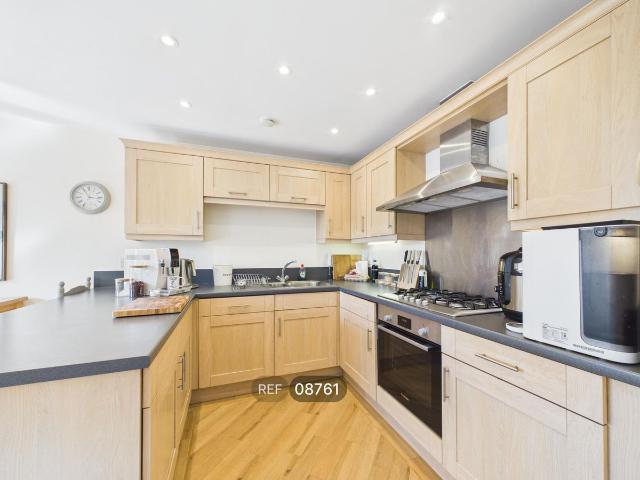 Riverside Place, Stamford, Lincolnchire HU1, 2 bed flat to rent, £1,195 pcm | PrimeLocation