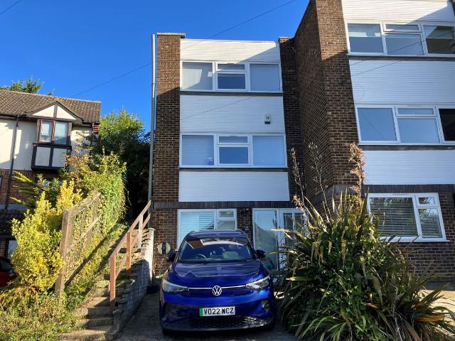Riverside Road, St Albans AL1, 3 bed town house to rent, £2,695 pcm | PrimeLocation