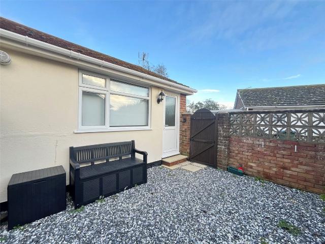 Riverside, Rope Walk, Littlehampton, West Sussex BN17, 1 bed bungalow to rent, £1,175 pcm | PrimeLocation