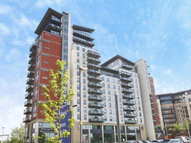 Riverside Way, Leeds, West Yorkshire. 2 bed flat to rent £1,175 pcm £271 pw