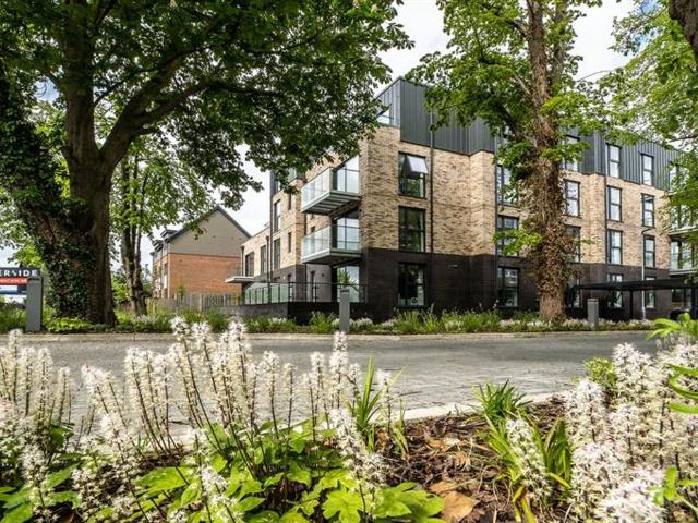 Riverside, Wilford Lane, West Bridgford NG2, 3 bed flat to rent, £1,800 pcm | PrimeLocation