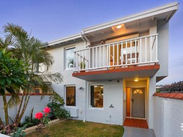 RIVERSIDE TERRACE WATER VIEWS