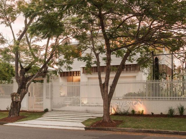 'Riverton' Subtropical Queenslander Living on 1,151m²