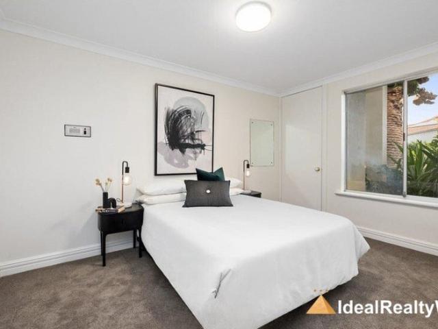 Riverview 1x1 FOR LEASE!