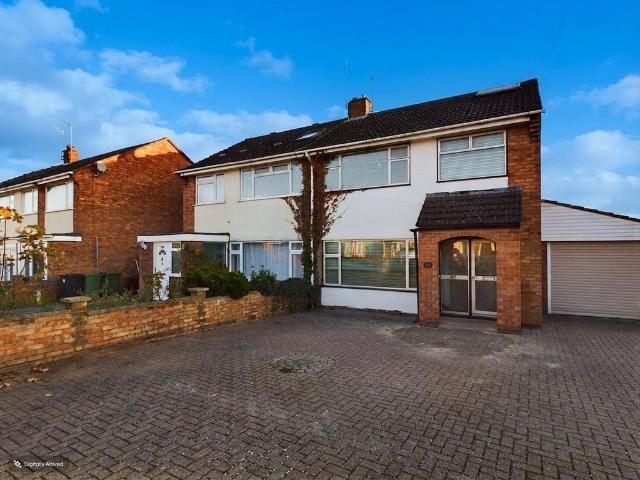 Riverview Close, Worcester 3 bed semi detached house to rent £1,250 pcm £288 pw