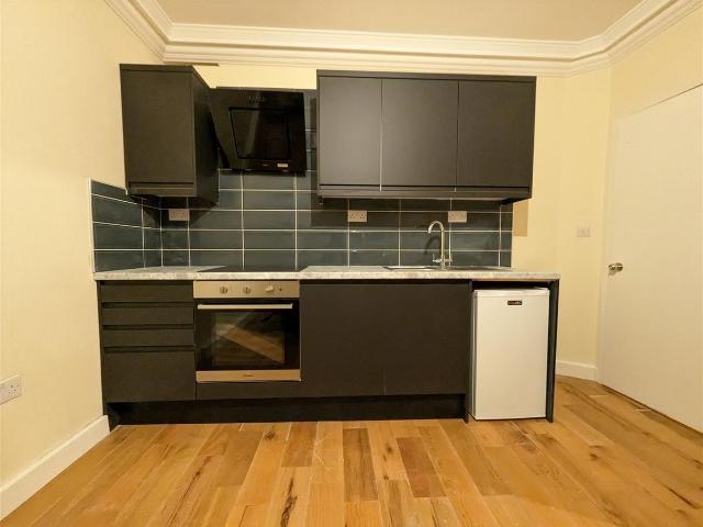 Riverview Gardens, Twickenham TW1, Studio to rent, £1,250 pcm | PrimeLocation