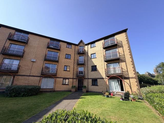 Riverview Gardens, Glasgow G5, 3 bed flat to rent, £1,200 pcm | PrimeLocation