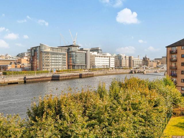 Riverview Drive, Glasgow G5, 3 bed flat to rent, £1,850 pcm | PrimeLocation