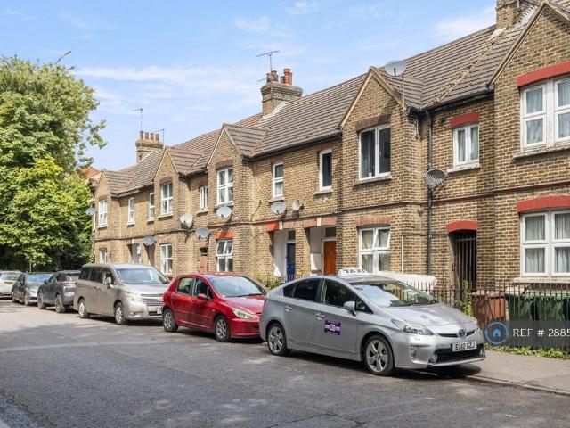 Riverview Flats London Road. 1 bed in a flat share to rent £595 pcm £137 pw