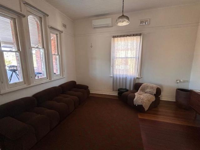 Riverview Living: 3 Bedroom Character Apartment