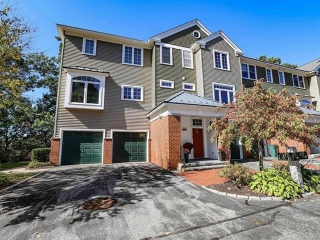 Riverwalk Way, Manchester, Home For Sale