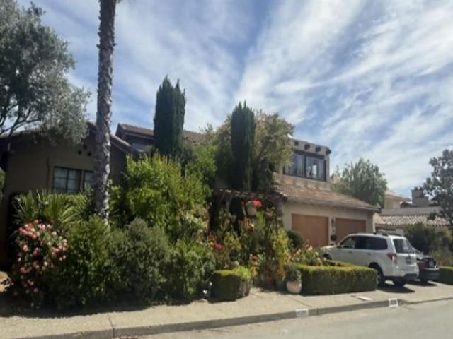 Riviera Cir