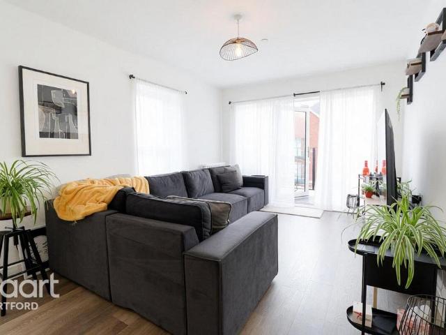 Rixson Road, Swanscombe 2 bed apartment to rent £1,700 pcm £392 pw