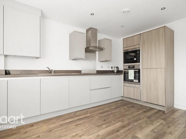 Rixson Road, Swanscombe 2 bed apartment to rent £1,750 pcm £404 pw