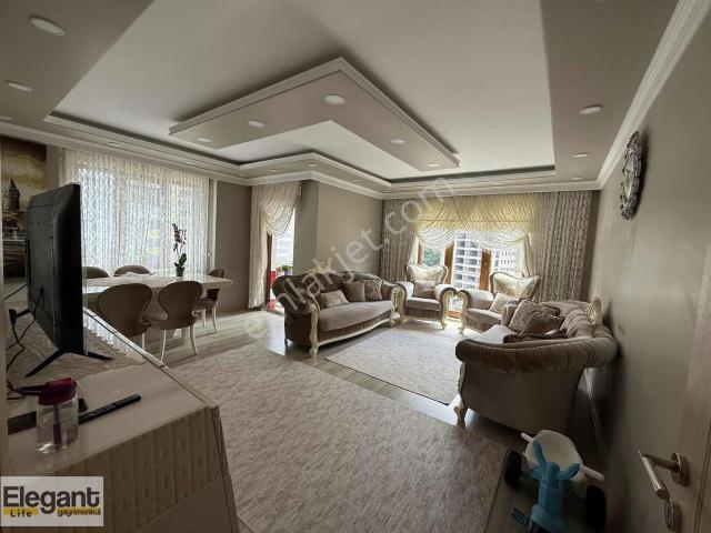 Rize'nin Gözde Bölgesinde 135 M² Deniz Manzaralı 3+1 Daire