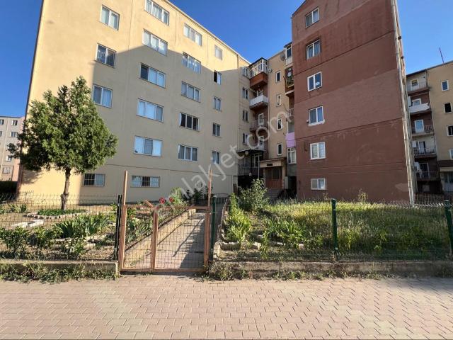 Roma’ Dan Yeniceköy’de Satılık Daire