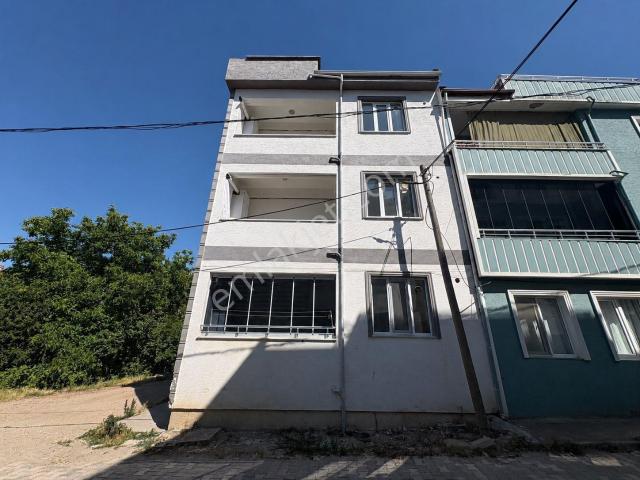Roma' Dan Yeniceköy Mahallesi' Nde Kiralık Daire
