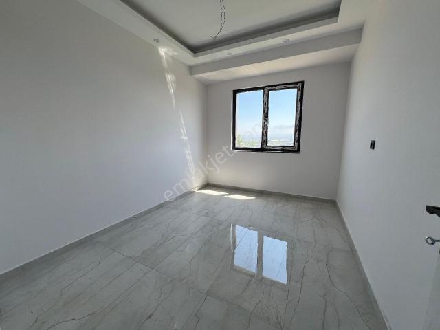Roma' Dan Yeniceköy Mahallesi' Nde Kiralık Daireler