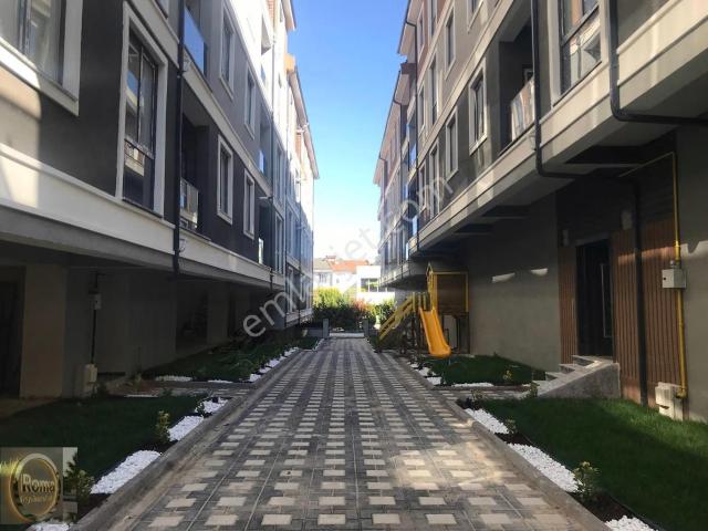 Roma' Dan Yeniceköy Mh' De Satılık Daire