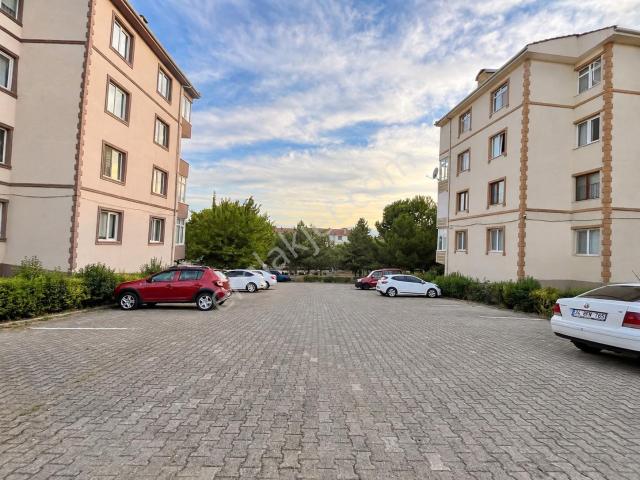 Roma’ Dan Yunusemre Mahallesi’ Nde Site İçi Kiralık Daire
