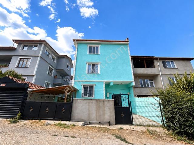 Roma’ Dan Akhisar Mahallesi’ Nde Satılık Daire