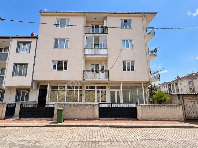 Roma' Dan Fatih Mahallesi' Nde Kiralık Daire