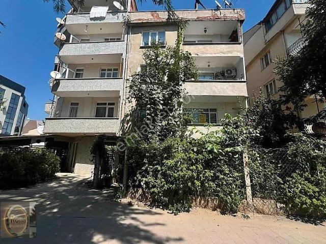 Roma' Dan Kemalpaşa Mahallesi' Nde Kiralık Daire