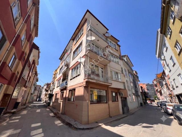 Roma' Dan Kemalpaşa Mahallesi' Nde Satılık Daire