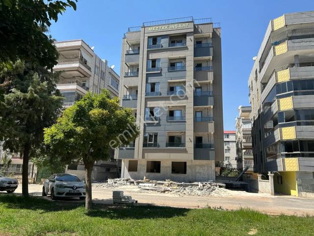 Roma Gayrimenkul'den Merkezi Konumda Eşyalı Balkonlu 1+1 Daire
