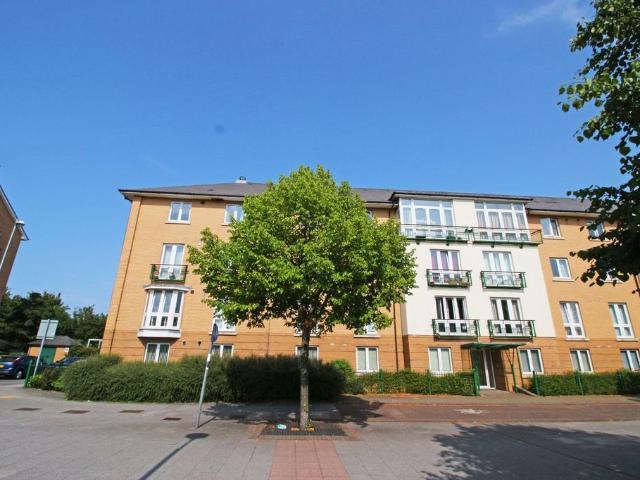 Roma House, Vellacott Close, Cardiff Bay 1 bed apartment to rent £950 pcm £219 pw