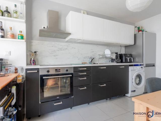 Romainville / limite Montreuil – 3 pièces récent avec loggia et parking à 6 min du métro ligne 11