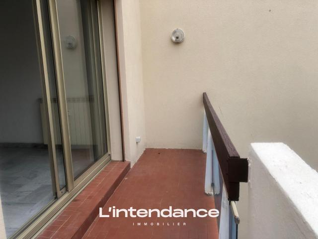 ROMAIN HYERES HYPER CENTRE