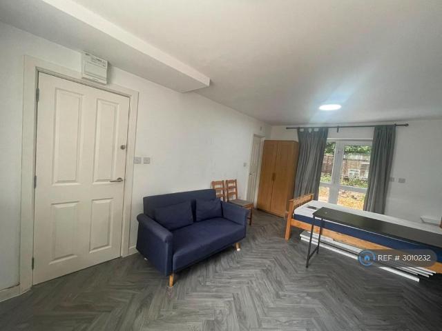 Roman Way, Birmingham, B15 Studio to rent £1,000 pcm £231 pw