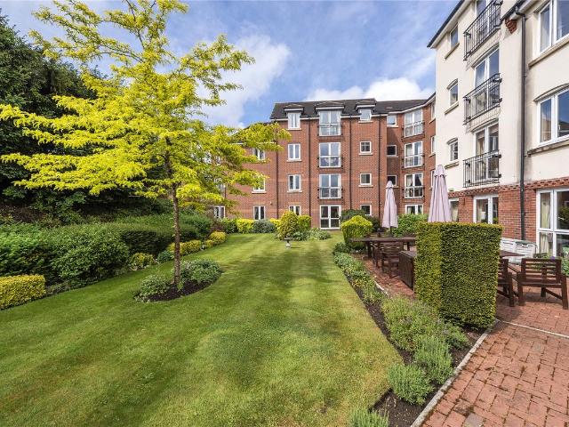 Roman Court, High Street, Edenbridge, Kent TN8, 1 bed flat to rent, £1,400 pcm | PrimeLocation