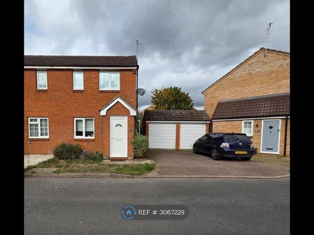 Roman Gardens, Kings Langley WD4, 2 bed semi detached house to rent, £1,800 pcm | PrimeLocation