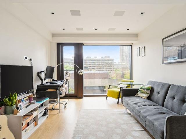 Roman House, Wood Street, London EC2Y, 1 bed flat to rent, £2,850 pcm | PrimeLocation